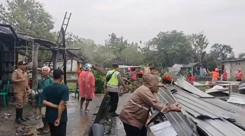 Angin Puting Beliung Sapu Sukodono Sragen