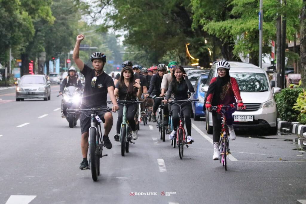 Ngabuburide Bersama Rodalink di Solo, Diisi Games Puzzle Quran: Menyusun Kata Menjadi 1 Surat Pendek Al-Qur’an