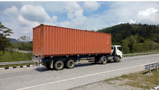 Truk Sumbu 3 Dilarang Melintas Saat Mudik Lebaran 2026, Buruh Angkut Mengeluh : Anak Istri Kami Mau Makan Apa?