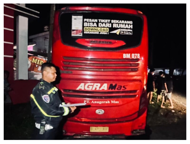 Bus Agra Mas Kecelakaan di Kedunggupit Sidoharjo, Ruko Bakso Narendra Rusak Diterjang Bodi Hino Merah