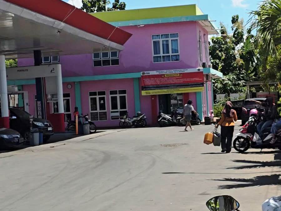 Viral Video Warga Borong BBM Pakai Jerigen di Sumberlawang Sragen, Ada Apa?