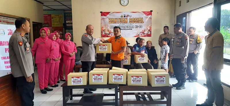 HUT Bhayangkara ke-80 Bikin Trenyuh! Relawan dan Warga Dapat Bantuan Langsung dari Polisi