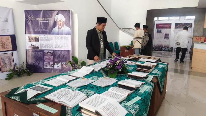 AMRI dan Pascasarjana UIN Raden Mas Said Surakarta Pamerkan 52 Manuskrip Karya KH Ahmad Rifa’i