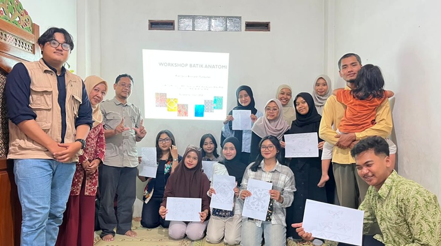 Gandeng UKM Batik Anatomi, FMIPA UNS Kenalkan Desain Motif Batik Berbasis Keanekaragaman Hayati Pada Generasi Muda