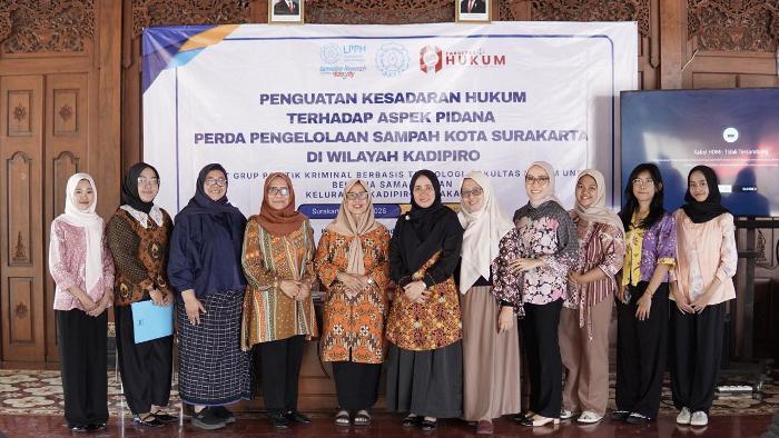 FH UNS Perkuat Kesadaran Hukum Warga Kadipiro dalam Pengelolaan Sampah