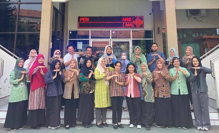 TEFLIN Gandeng UNS dan Universitas Bengkulu Bekali Guru Bahasa Inggris Hadapi TKA Lewat Pelatihan Hybrid