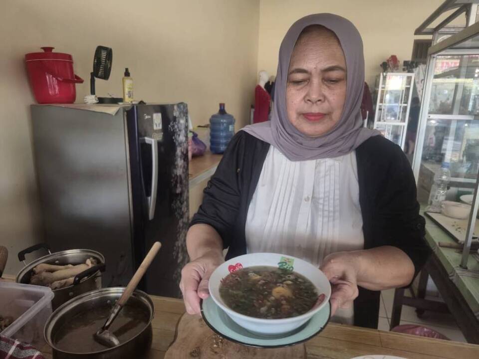 Besan Sop Ayam Pak Min