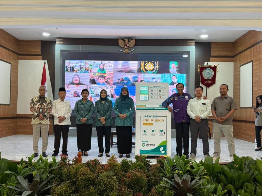 Collab Epic Abad Ini!Pegadaian & PKK Jateng Bikin Gerakan Slay, Modal Sampah Jadi Emas, Literally Mind Blowing
