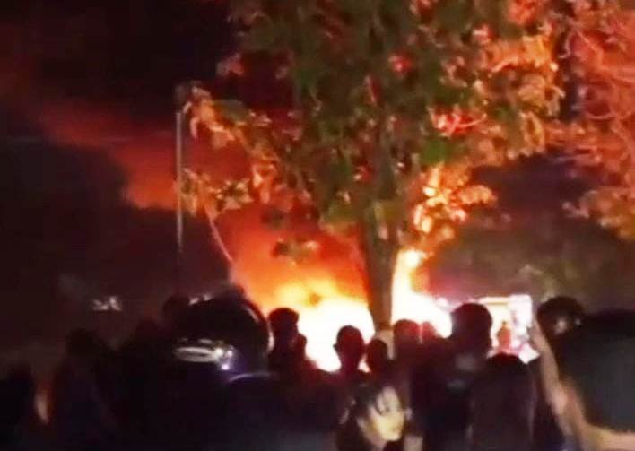 Diduga Korsleting Listrik, Innova Venturer Ludes Terbakar di Jalan Sragen–Tangen