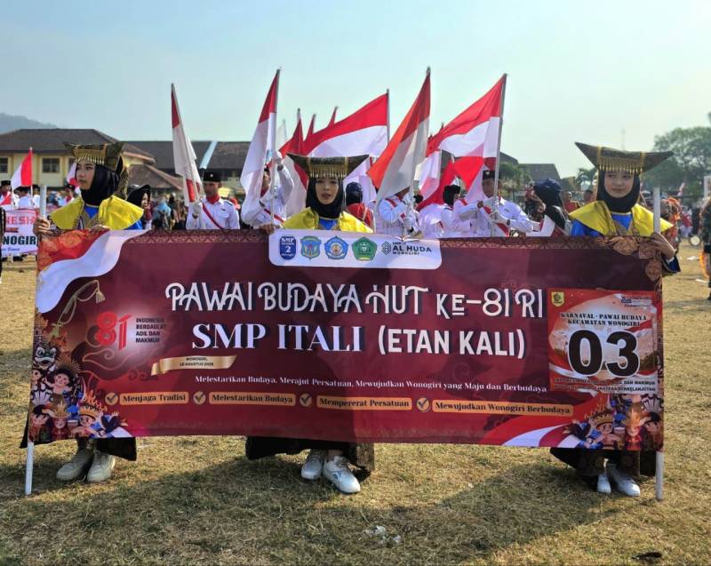 SMP ITALI Wonogiri Guncang Karnaval HUT KE81RI, Bikin Etan Kali Jadi Pusat Perhatian