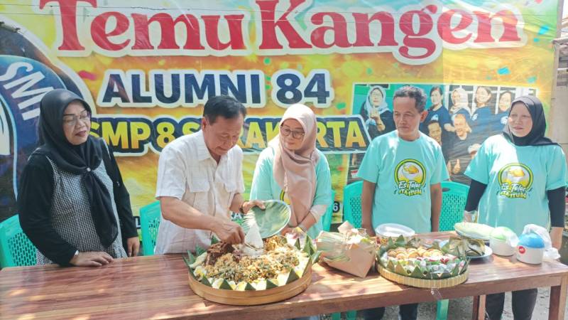 Alumni 84 SMPN 8 Solo Buka Usaha Kuliner Bersama