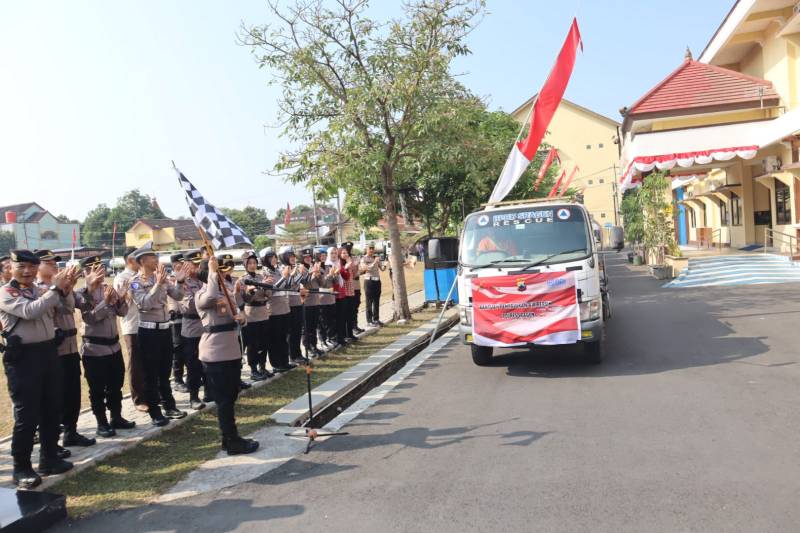 Polres Sragen Bantu 30 Truk Tangki Air Bersih Atasi Kekeringan di Lima Kecamatan di Bumi Sukowati