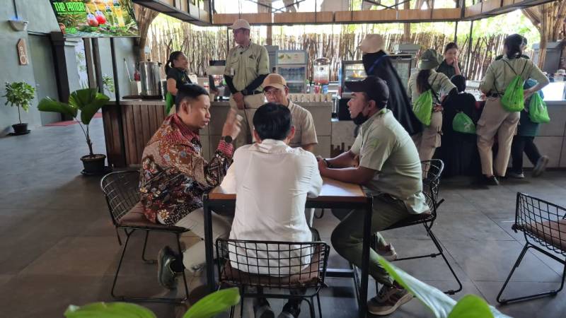 Fraksi PKS DPRD Solo Sidak Solo Safari Terkait Dugaan Larangan Hijab Dalam Proses Rekrutmen Peserta Magang Hub, GM Membantah