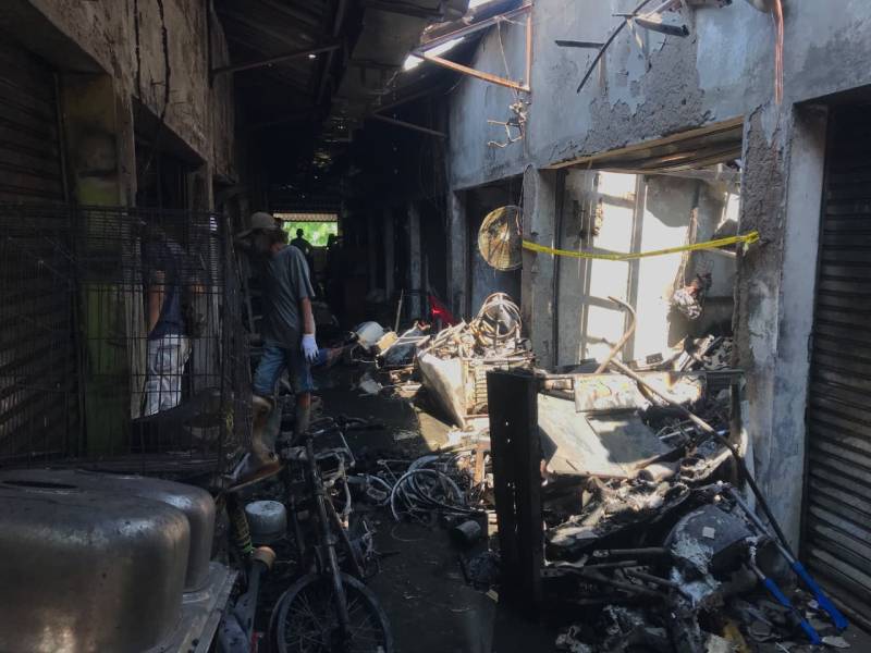 Sejumlah Kios di Pasar Klitikan Solo Terbakar, Diduga Akibat Percikan Api Las