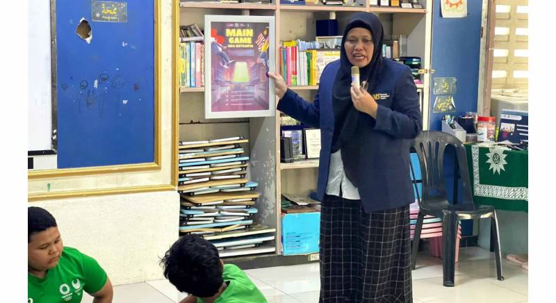Dosen FKI UMS Perkuat Literasi Sains Anak Sanggar Bimbingan PCIA Malaysia melalui AR-Magic Book
