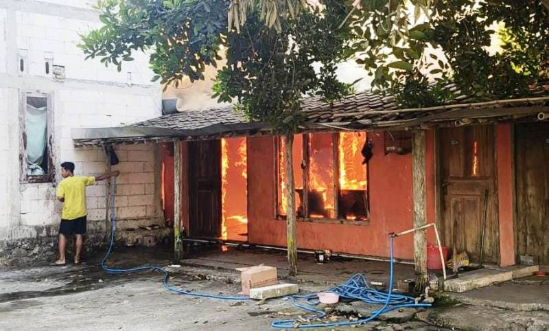 Miris Rumah Warga di Kalijambe Sragen Terbakar, Ada Uang Tunai Rp 50 Juta Hingga Sertifikat Tanah Hanggus Jadi Abu